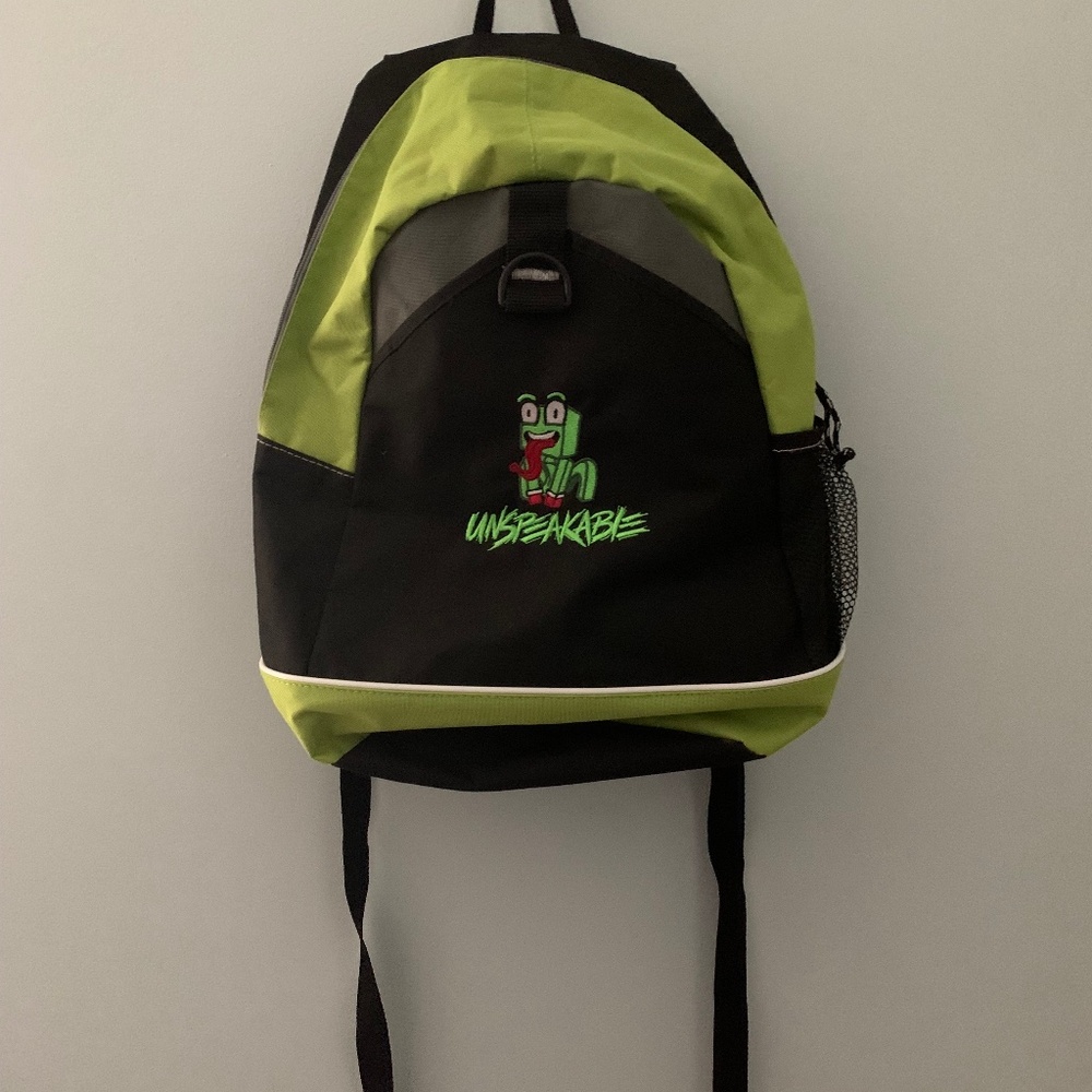 Kids Backpack and 2 hats